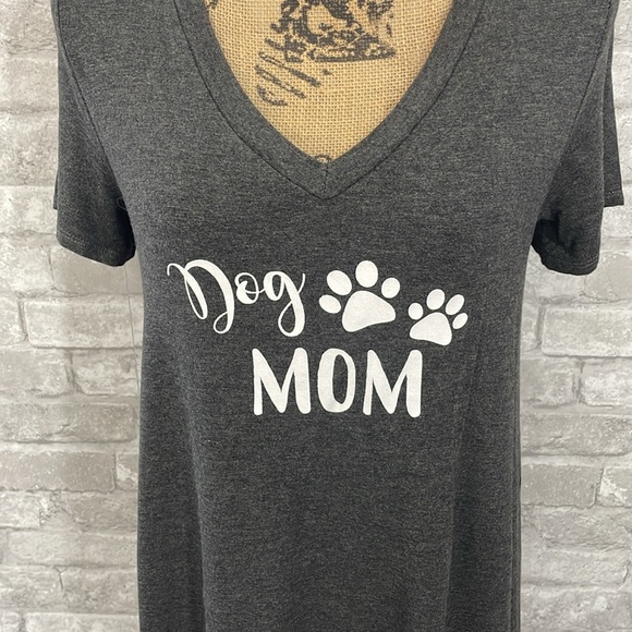 Altar’d State DOG MOM Tee - Picture 2 of 6